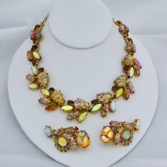 Resultado de imagen para Elsa Schiaparelli jewelry